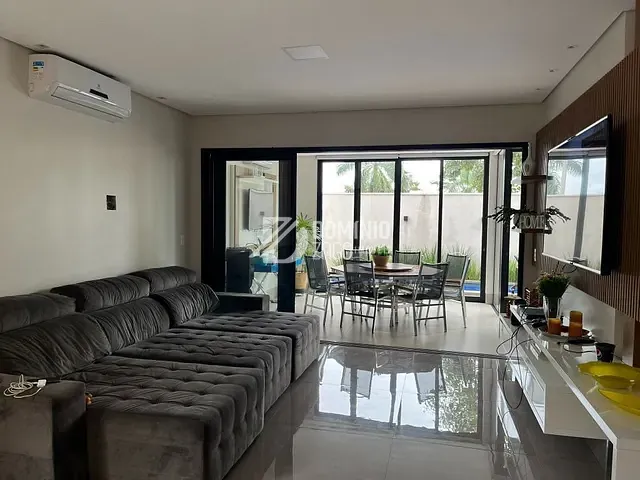 Casa com 361m² 4 quartos e 5 banheiros, à venda, no bairro Estância dos Ipês em Uberaba