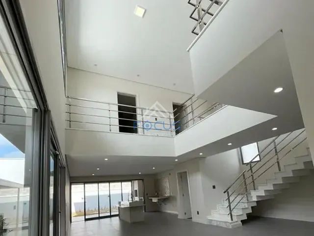 Casa com 300m² 3 quartos e 4 banheiros, à venda, no bairro Jardim Samambaia em Jundiaí