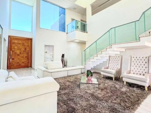 Casa com 1200m² 5 quartos e 8 banheiros, à venda, no bairro Condomínio Chácara Serimbura em São José dos Campos