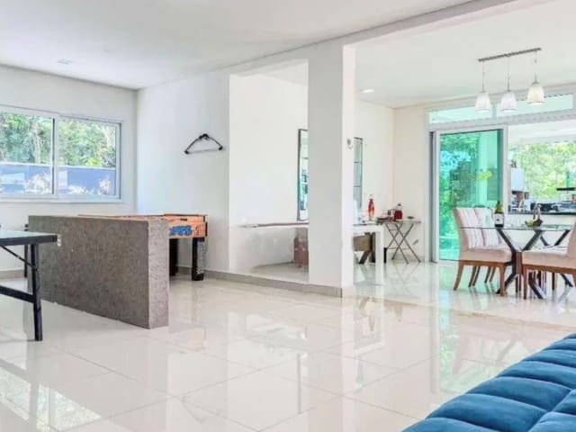 Casa com 1200m² 5 quartos e 8 banheiros, à venda, no bairro Condomínio Chácara Serimbura em São José dos Campos