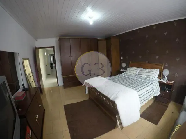 Casa 4 quartos e 2 banheiros, à venda, no bairro Centro em Rio Grande