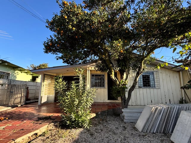 Casa 2 quartos e 2 banheiros, à venda, no bairro Quississana em São José dos Pinhais