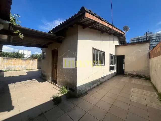 Casa 3 quartos e 2 banheiros, à venda, no bairro Indaiá em Caraguatatuba