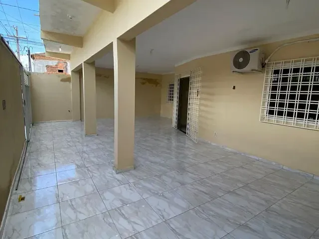 Casa 3 quartos e 1 banheiro, à venda, no bairro Oliveira Brito em Paulo Afonso