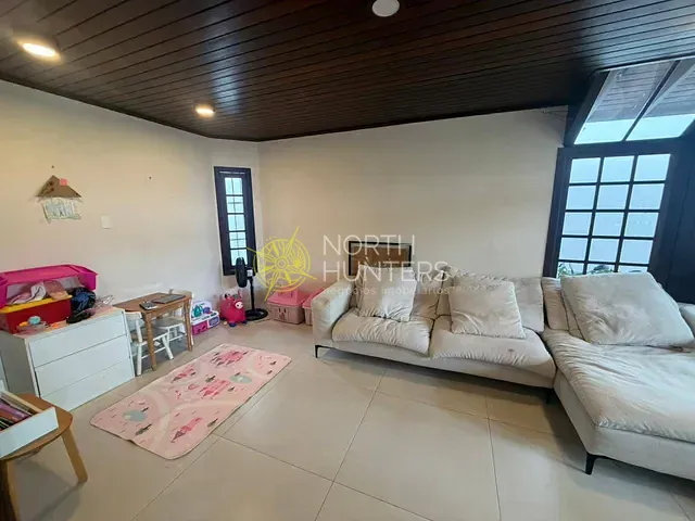 Casa com 450m² 4 quartos e 3 banheiros, para alugar, no bairro Jurerê Internacional em Florianópolis
