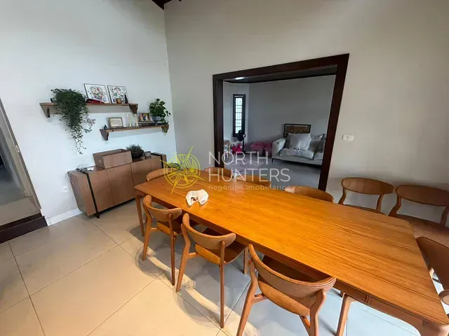 Casa com 450m² 4 quartos e 3 banheiros, para alugar, no bairro Jurerê Internacional em Florianópolis