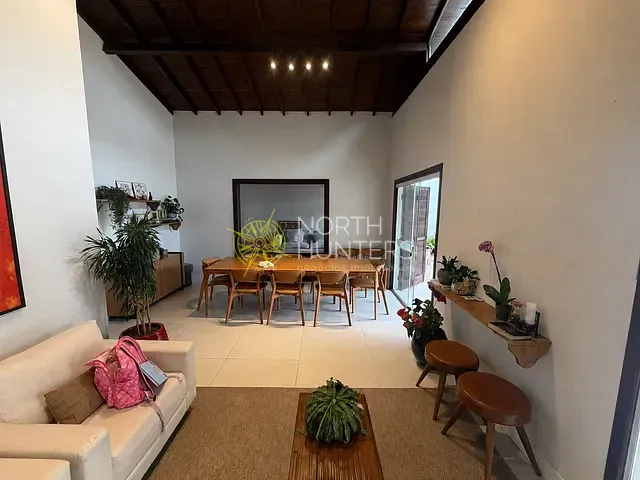 Casa com 450m² 4 quartos e 3 banheiros, para alugar, no bairro Jurerê Internacional em Florianópolis