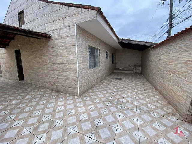 Casa com 200m² 2 quartos e 1 banheiro, à venda, no bairro Belas Artes em Itanhaém