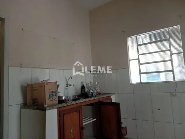 Casa com 300m² 3 quartos e 1 banheiro, à venda, no bairro Jardim Santa Clara em Mococa