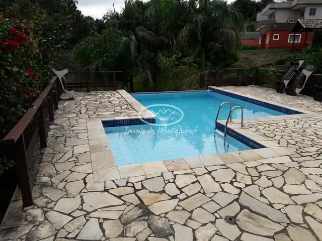 Casa 3 quartos e 2 banheiros, para alugar, no bairro Jardim Martinelli (Penedo) em Itatiaia