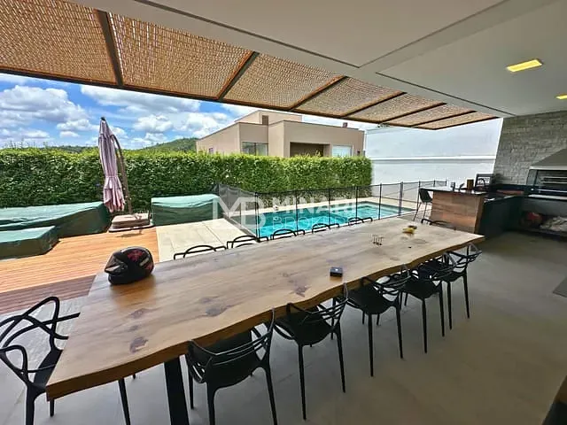 Casa 4 quartos e 6 banheiros, à venda, no bairro Alphaville em Santana de Parnaíba