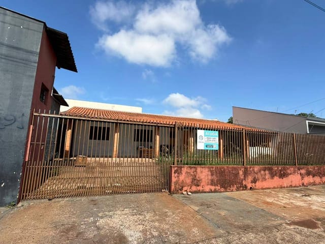 Casa com 200m² 2 quartos e 1 banheiro, para alugar, no bairro Jardim Boa Vista em Cambé