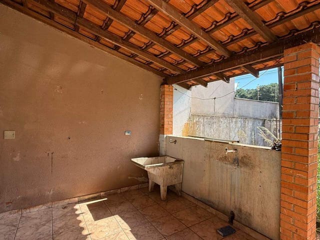Casa com 200m² 2 quartos e 1 banheiro, para alugar, no bairro Jardim Boa Vista em Cambé