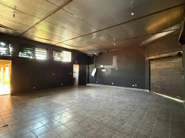 Casa com 200m² 2 quartos e 1 banheiro, para alugar, no bairro Jardim Boa Vista em Cambé
