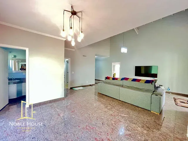 Casa com 800m² 4 quartos e 3 banheiros, à venda, no bairro Marambaia em Vinhedo