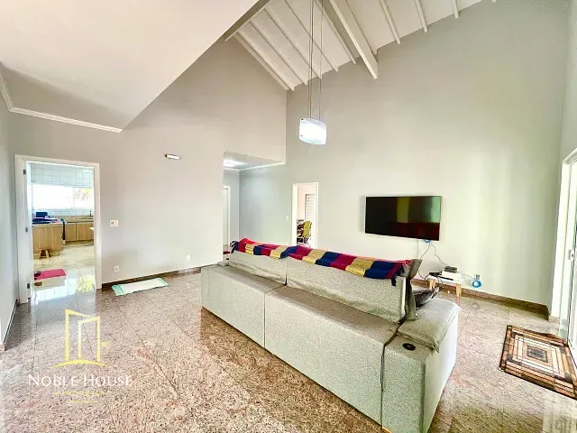 Casa com 800m² 4 quartos e 3 banheiros, à venda, no bairro Marambaia em Vinhedo