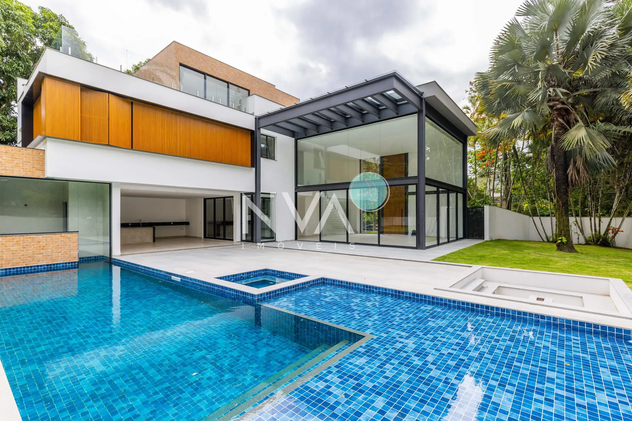 Casa, 5 quartos, 843 m² - Foto 1