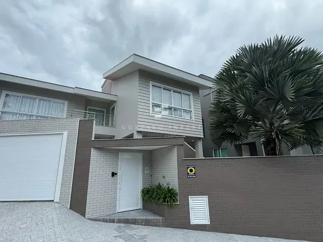 Casa 3 quartos e 4 banheiros, à venda, no bairro Souza Cruz em Brusque