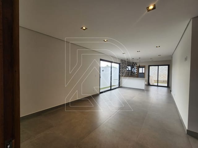 Casa com 250m² 3 quartos e 3 banheiros, à venda, no bairro Portal do Bosque em Louveira