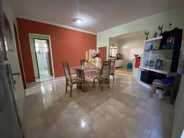 Casa com 360m² 3 quartos e 1 banheiro, à venda, no bairro Parque Xangri-La em Contagem