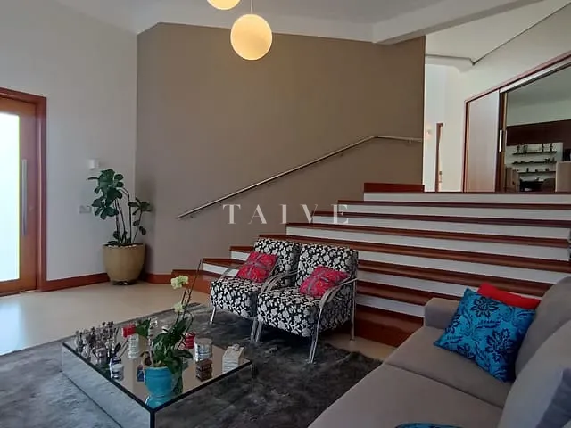 Casa com 575m² 5 quartos e 7 banheiros, à venda, no bairro Esperança em Londrina