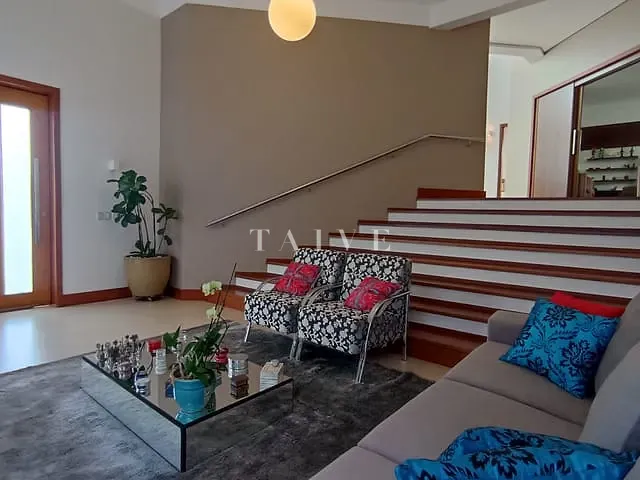 Casa com 575m² 5 quartos e 7 banheiros, à venda, no bairro Esperança em Londrina