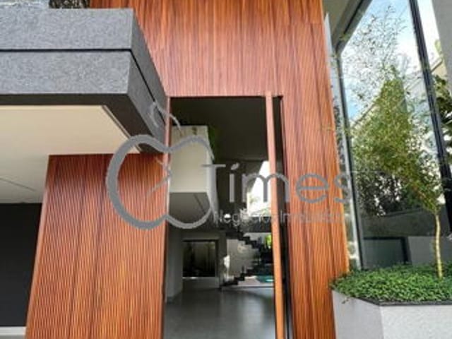 Casa com 377m² 5 quartos e 2 banheiros, à venda, no bairro Jardins Madri em Goiânia