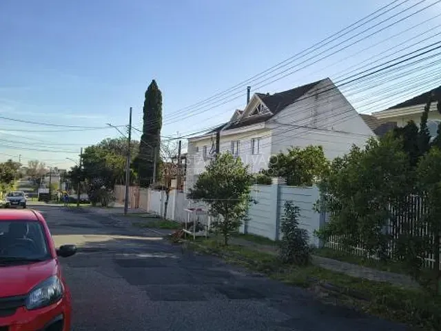 Casa com 133m² 3 quartos e 1 banheiro, à venda, no bairro Xaxim em Curitiba
