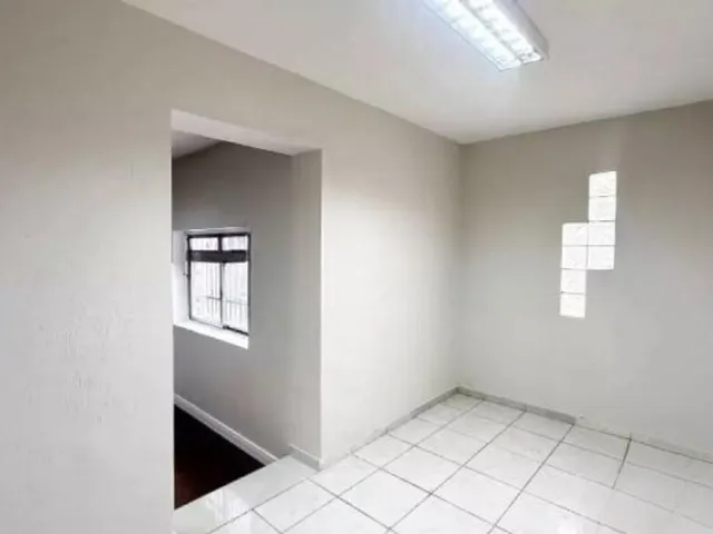 Casa com 336m², para alugar, no bairro Vila Assunção em Santo André