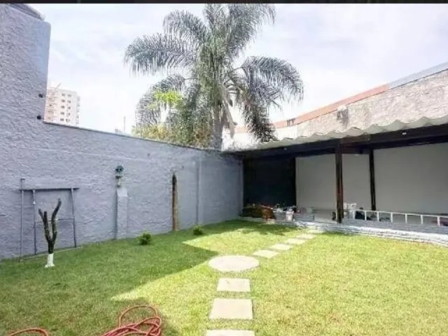 Casa com 336m², para alugar, no bairro Vila Assunção em Santo André