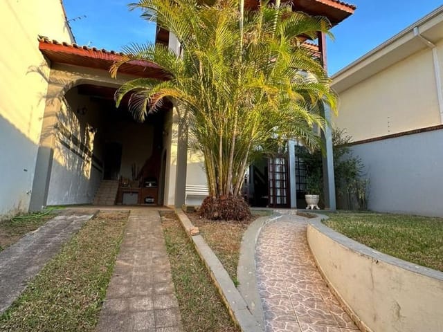 Casa com 200m² 3 quartos e 2 banheiros, à venda, no bairro Parque Dos Passaros em Extrema