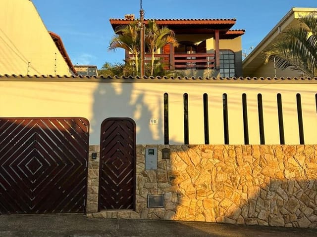 Casa com 200m² 3 quartos e 2 banheiros, à venda, no bairro Parque Dos Passaros em Extrema