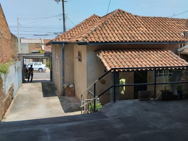 Casa com 300m² 3 quartos e 2 banheiros, à venda, no bairro Centro em São João da Boa Vista