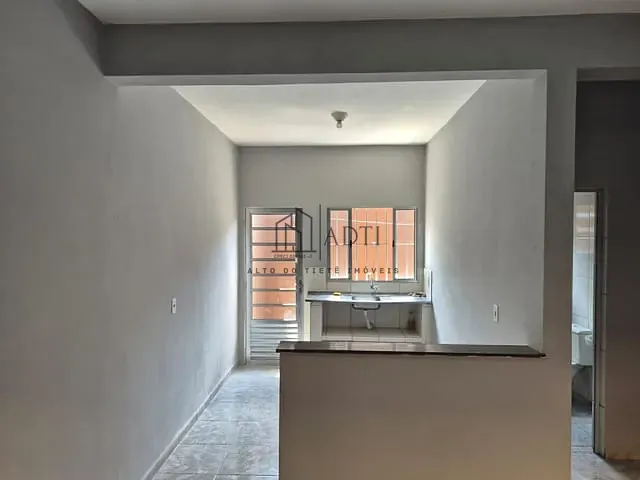 Casa com 600m² 2 quartos e 1 banheiro, à venda, no bairro Jardim Santa Teresa em Mogi das Cruzes