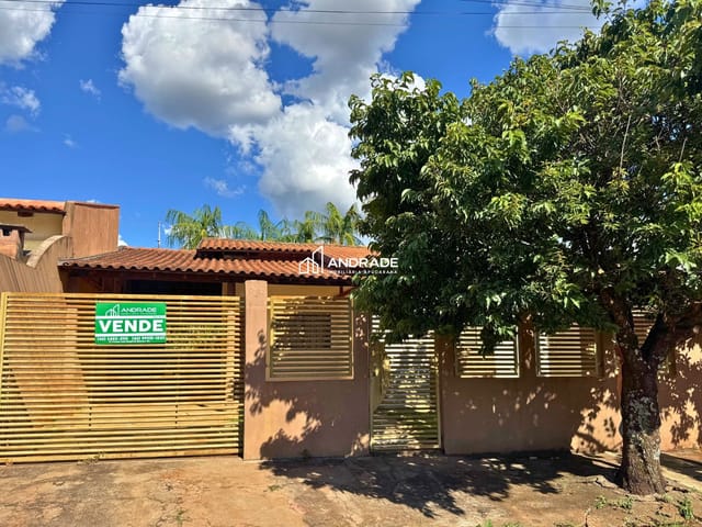 Casa com 275m² 3 quartos e 1 banheiro, à venda, no bairro Residencial Interlagos em Apucarana