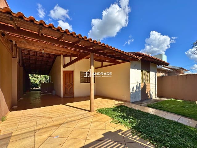 Casa com 275m² 3 quartos e 1 banheiro, à venda, no bairro Residencial Interlagos em Apucarana