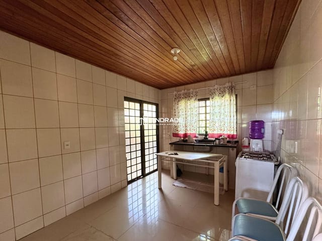 Casa com 275m² 3 quartos e 1 banheiro, à venda, no bairro Residencial Interlagos em Apucarana