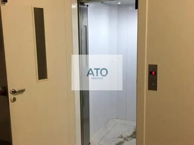 Casa com 500m² 4 quartos e 4 banheiros, à venda, no bairro Centro em Tijucas
