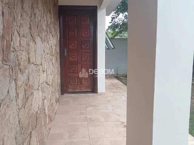 Casa com 300m² 3 quartos e 2 banheiros, à venda, no bairro Jardim Vitória em Poços de Caldas