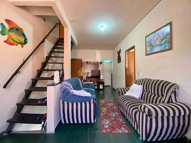 Casa com 250m² 3 quartos e 2 banheiros, à venda, no bairro Colônia Santo Antônio em Barra Mansa