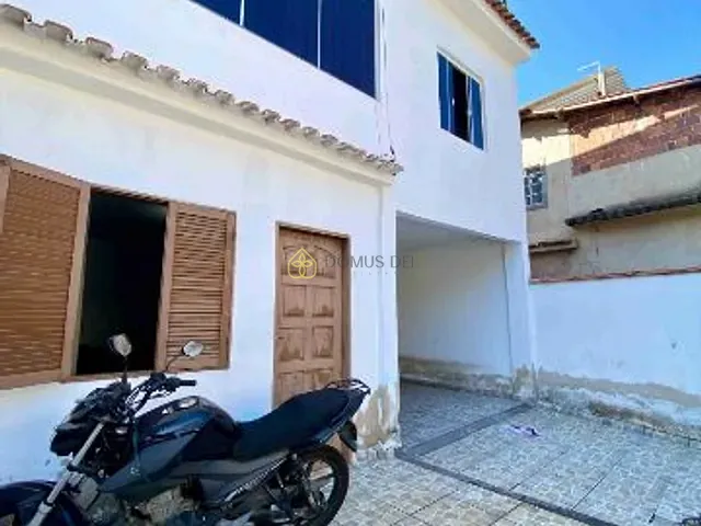 Casa com 250m² 3 quartos e 2 banheiros, à venda, no bairro Colônia Santo Antônio em Barra Mansa