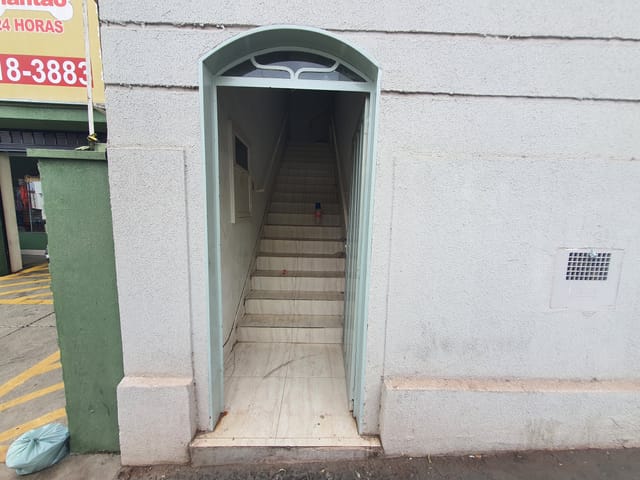Casa com 120m² 3 quartos e 2 banheiros, para alugar, no bairro Centro em São José do Rio Preto