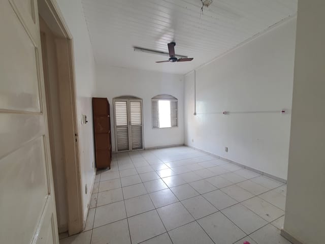 Casa com 120m² 3 quartos e 2 banheiros, para alugar, no bairro Centro em São José do Rio Preto