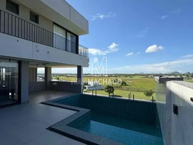 Casa com 585m² 5 quartos e 5 banheiros, à venda, no bairro Terminal Intermodal da Serra em Serra