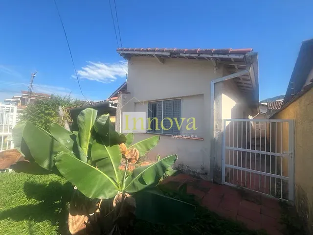 Casa com 300m² 3 quartos e 2 banheiros, à venda, no bairro Indaiá em Caraguatatuba
