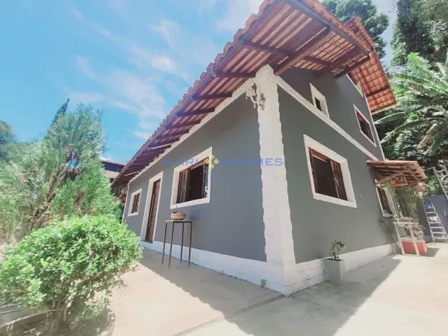 Casa 3 quartos e 2 banheiros, à venda, no bairro Mosela em Petrópolis