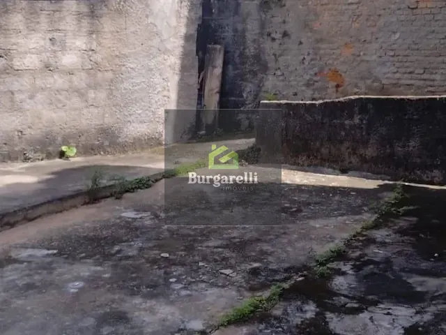 Casa 2 quartos e 1 banheiro, para alugar, no bairro Centro em Lavras
