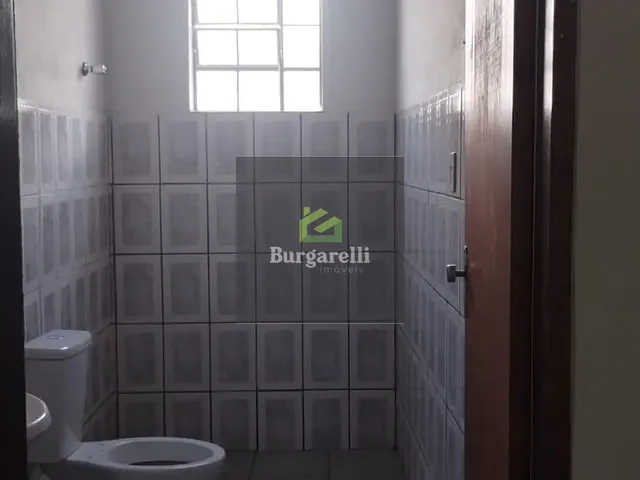 Casa 2 quartos e 1 banheiro, para alugar, no bairro Centro em Lavras