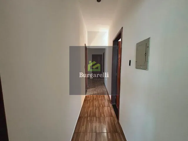 Casa 3 quartos e 2 banheiros, para alugar, no bairro Centro em Lavras