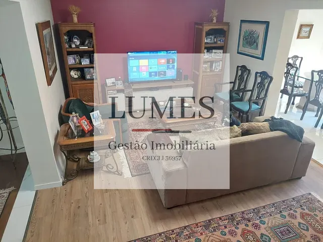 Sobrado com 300m² 3 quartos e 5 banheiros, à venda, no bairro Iate Clube de Americana em Americana